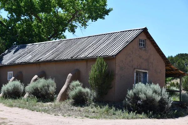 Santa Fe, New Mexico 'daki El Rancho De Las Golondrinas, 28 Temmuz 2021' de görüldü. Yaşayan bir tarih müzesi, stratejik olarak bir zamanlar Camino Real 'de yer alan, Mexico City' den Santa Fe 'ye kadar uzanan Kraliyet Yolu' nda.. 