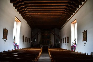 RANCHOS DE TAOS NM - 29 Temmuz 2021 'de Ranchos de Taos, New Mexico' daki San Francisco de Asis Kilisesi.