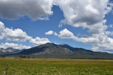 Santa Fe, New Mexico 'dan Taos Manzaralı Yol