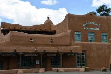 TAOS NM - 29 Temmuz 2021 'de New Mexico' da Taos civarında görüldü. Taos Downtown Historic District içinde bir mağaza ve anıt merkezidir..