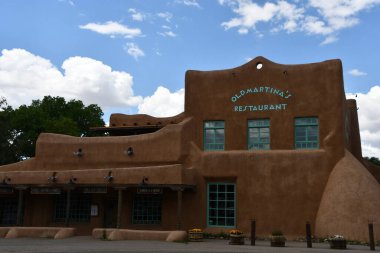 TAOS NM - 29 Temmuz 2021 'de New Mexico' da Taos civarında görüldü. Taos Downtown Historic District içinde bir mağaza ve anıt merkezidir..