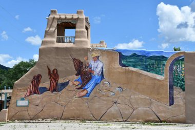 TAOS NM - 29 Temmuz 2021 'de New Mexico' da Taos civarında görüldü. Taos Downtown Historic District içinde bir mağaza ve anıt merkezidir..