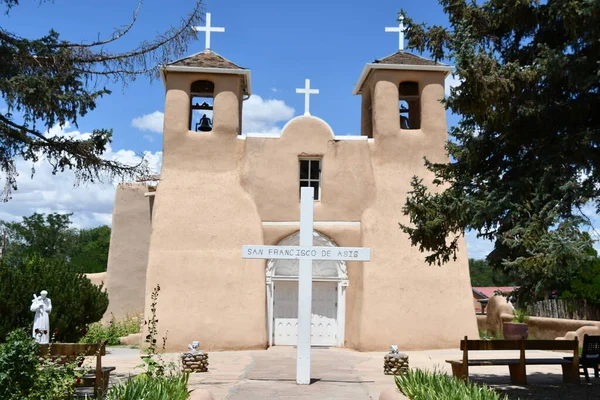 Ranchos Taos 7月29 2021年7月29日に見られるように ニューメキシコ州ランチョス タオスのサンフランシスコ アシス教会 — ストック写真