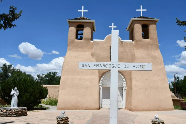 Ranchos Taos 7月29 2021年7月29日に見られるように ニューメキシコ州ランチョス タオスのサンフランシスコ アシス教会 — ストック写真