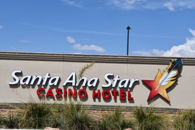 BERNALILO NM - 30 Temmuz 2021 'de Bernalillo, New Mexico' daki Santa Ana Star Kumarhanesi.