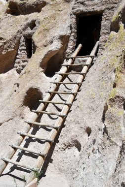 LOS ALAMOS NM - 30 Temmuz 2021 'de Los Alamos, New Mexico' daki Bandelier Ulusal Anıtı.
