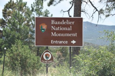 LOS ALAMOS NM - 30 Temmuz 2021 'de Los Alamos, New Mexico' daki Bandelier Ulusal Anıtı.