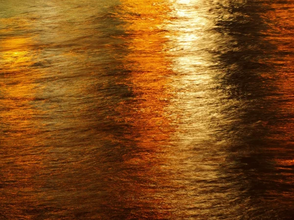 Agua dorada —  Fotos de Stock