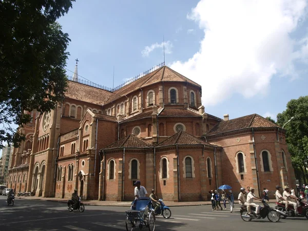 Notre Dame Cathédrale de Saigon — Photo