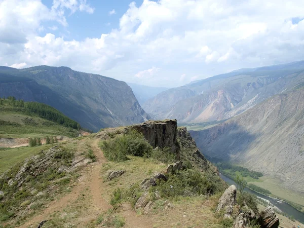 Tchulyshman vallée de la rivière — Photo