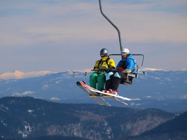 Peuples sur les montagnes de Sheregesh — Photo