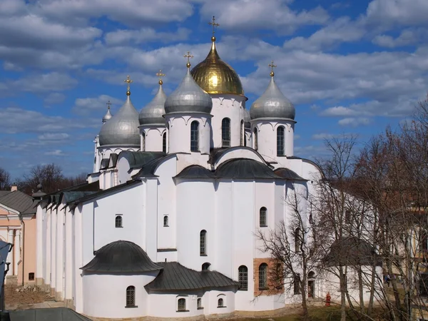 De kathedraal van St. sofia in novgorod — Stockfoto