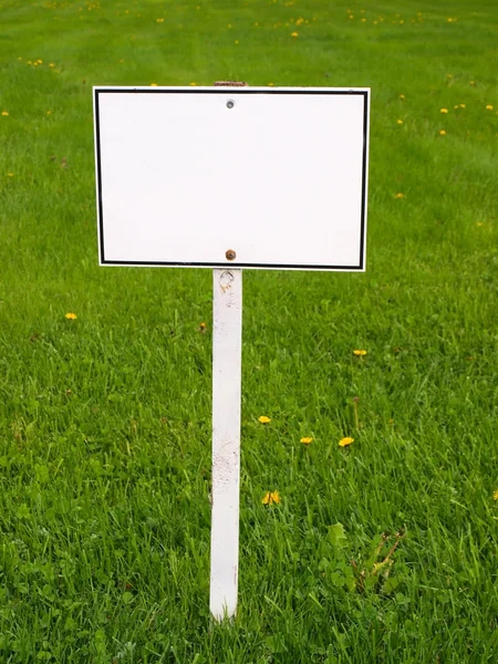 Leeres Schild — Stockfoto