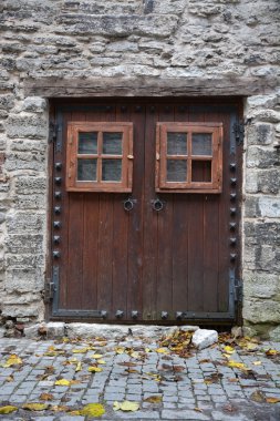 tallinn şehir klasik ahşap kapı