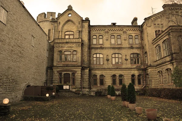 Typical court in Tallinn — Stock Photo, Image