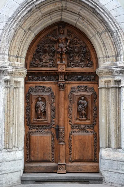 Εκλεκτής ποιότητας ξύλινη πόρτα της πόλης Ταλίν Φωτογραφία Αρχείου