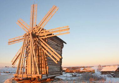 Eski ahşap yel değirmeni, Kizhi Adası, Karelia