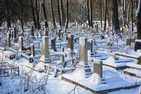 俄罗斯圣彼得堡的传统墓地 Volkovskoye墓地 — 图库照片