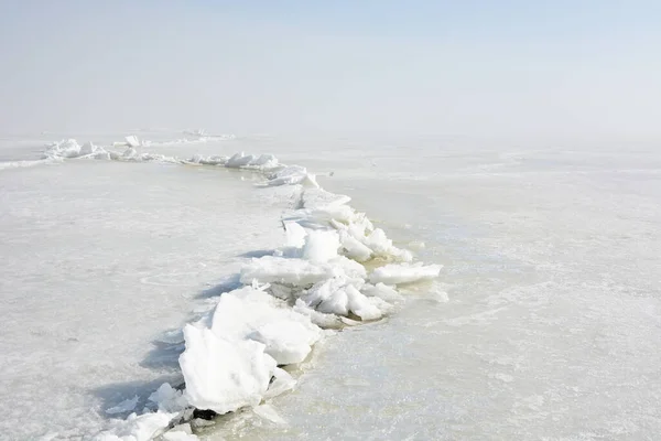 Uma Rachadura Perigosa Gelo Golfo Congelado Finlândia Inverno Rússia São — Fotografia de Stock