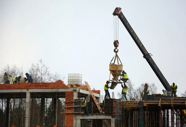 Zelenogorsk Ryssland April 2017 Byggande Ett Nytt Bostadshus Hösten Zelenogorsk — Stockfoto