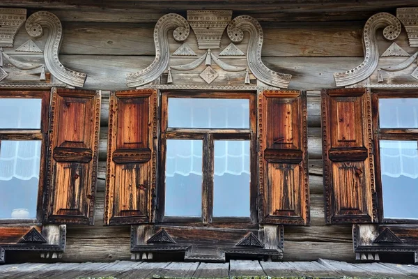 Architectural Details Beautiful Window Framing Old Wooden Houses Traditional Russian — Stock Photo, Image