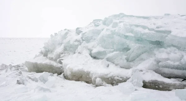 Lodowe Humaki Wybrzeżu Zatoki Fińskiej Sezonie Wiosennym Zimowym Żelenogorsk Petersburg — Zdjęcie stockowe