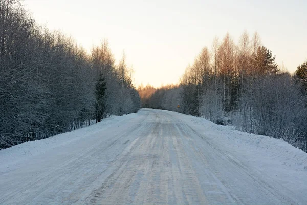 Fryst Väg Karelen Och Majestätisk Vinterskog — Stockfoto