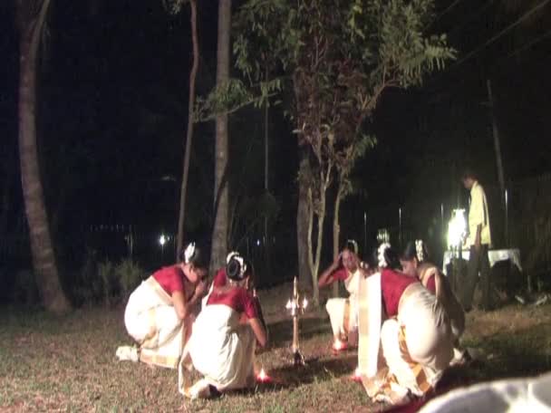 Schöne Tänzerinnen in Indien — Stockvideo