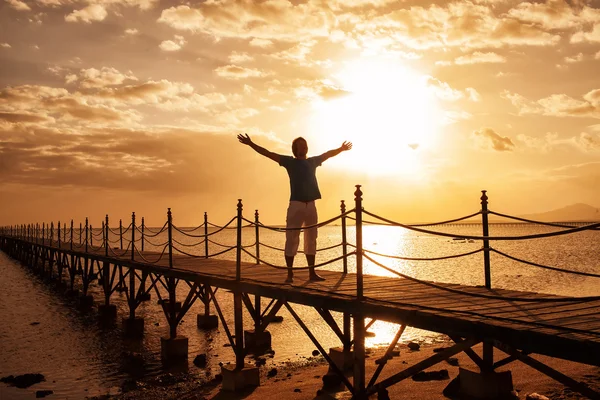 Silhouette of man watching sunset — Stock Photo, Image