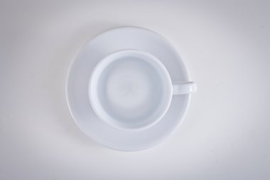 Beyaz arka plan üstünde boş kahve Kupası