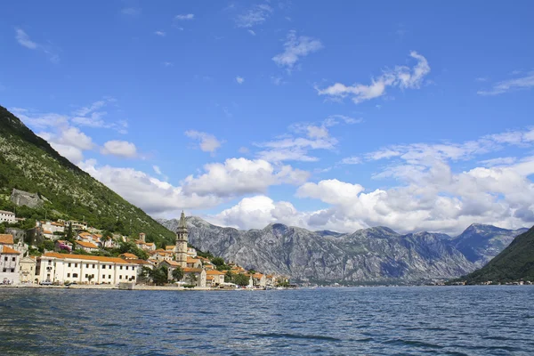 Ancienne ville au bord de la mer — Photo