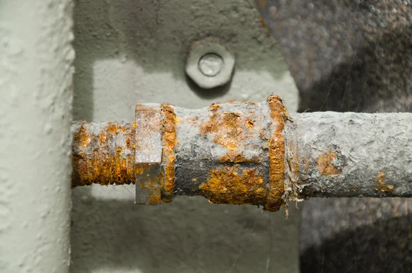 Viejo tubo oxidado en el fondo —  Fotos de Stock