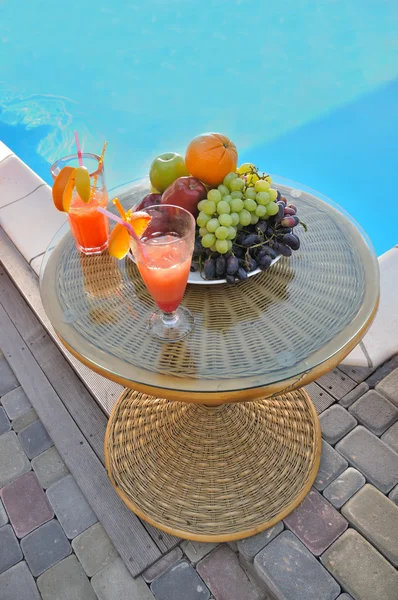 Table with fruit — Stock Photo, Image