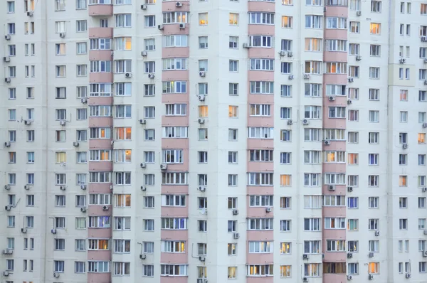 Zeď s okny — Stock fotografie