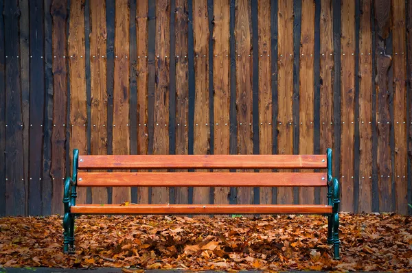 Träbänk — Stockfoto