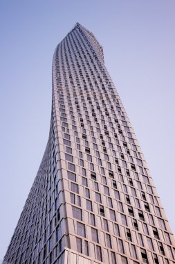 bükülmüş modern Binası