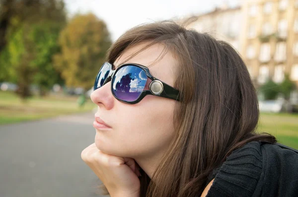 Woman in sunglasses — Stock Photo, Image