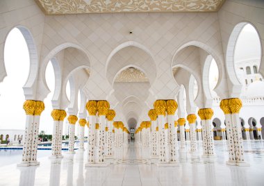 Abu Dabi 'deki Şeyh Zayed camii.