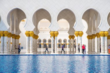 Abu Dabi 'deki Şeyh Zayed camii.