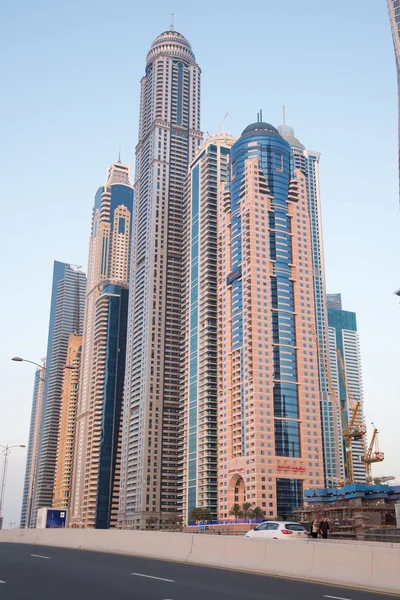 Wolkenkrabbers in Dubai Marina — Stockfoto