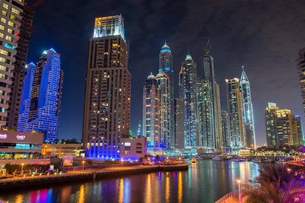 Dubai Marina 'daki gökdelenler — Stok fotoğraf