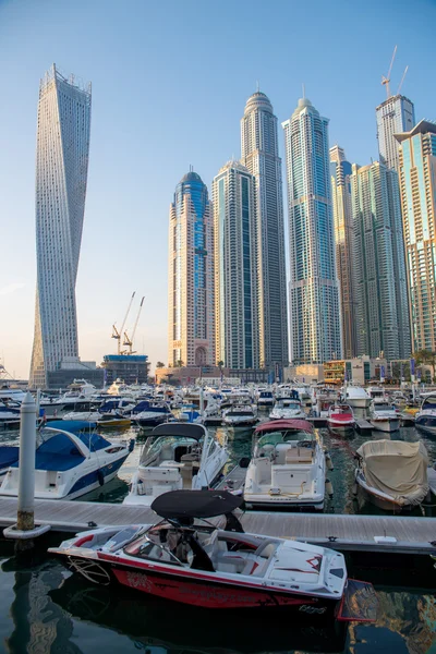 Wolkenkrabbers in Dubai Marina — Stockfoto