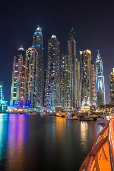 Arranha-céus em Dubai Marina — Fotografia de Stock