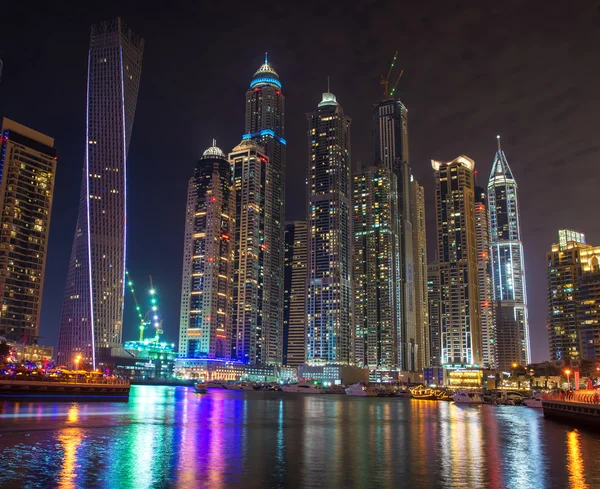 Arranha-céus em Dubai Marina — Fotografia de Stock