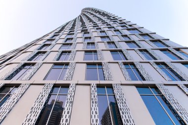 dubai Yat Limanı modern binada twisted