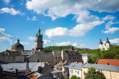 eski kentin çatıları