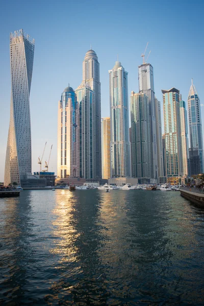 Moderní mrakodrapy v dubai marina — Stock fotografie