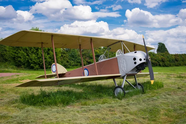 Stary zabytkowy samolot — Zdjęcie stockowe