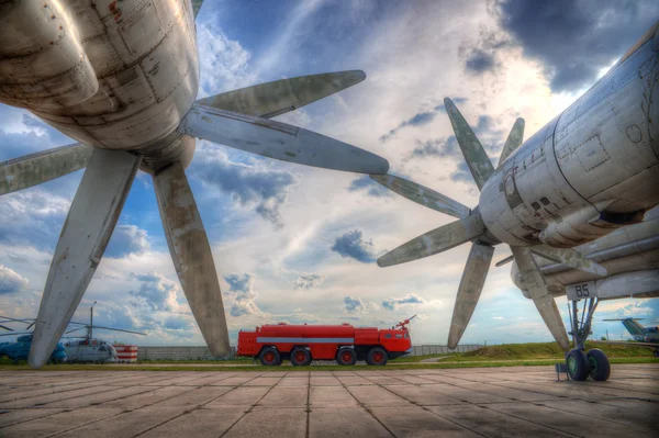 Propeller on airplane wing — Stock Photo, Image