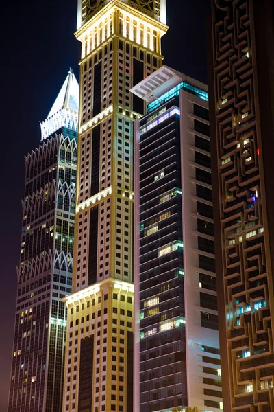 Arranha-céus modernos em Dubai — Fotografia de Stock